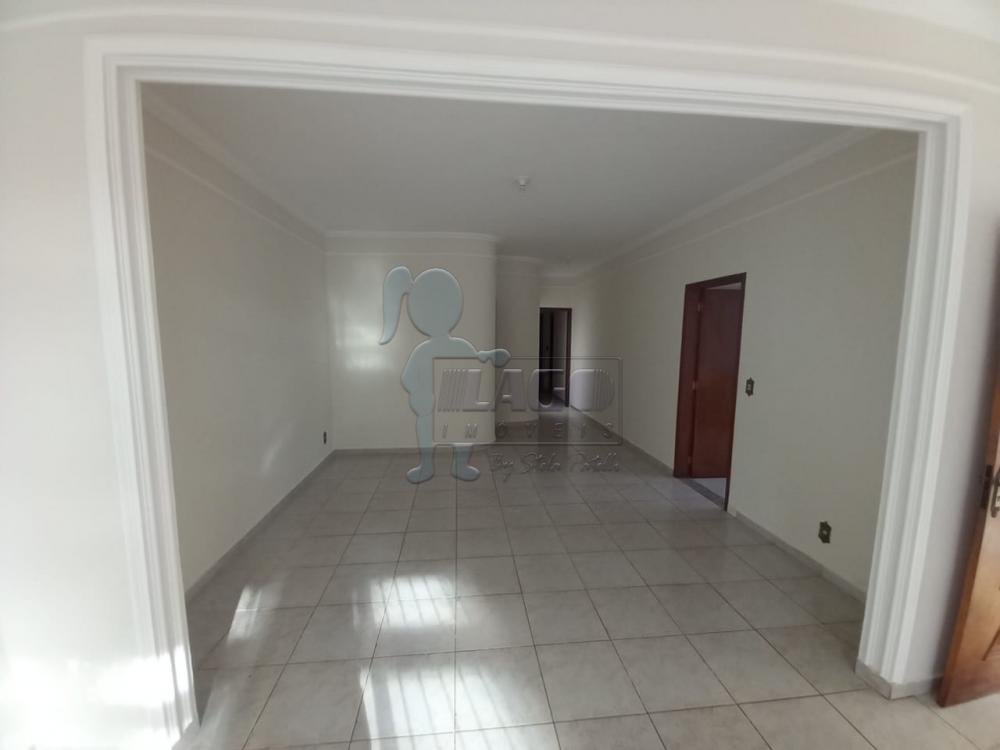 Alugar Casas / Padrão em Ribeirão Preto R$ 2.500,00 - Foto 2