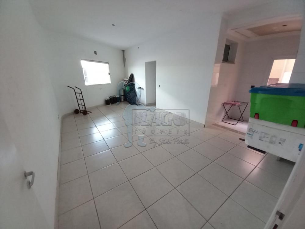 Alugar Apartamentos / Padrão em Ribeirão Preto R$ 1.300,00 - Foto 2