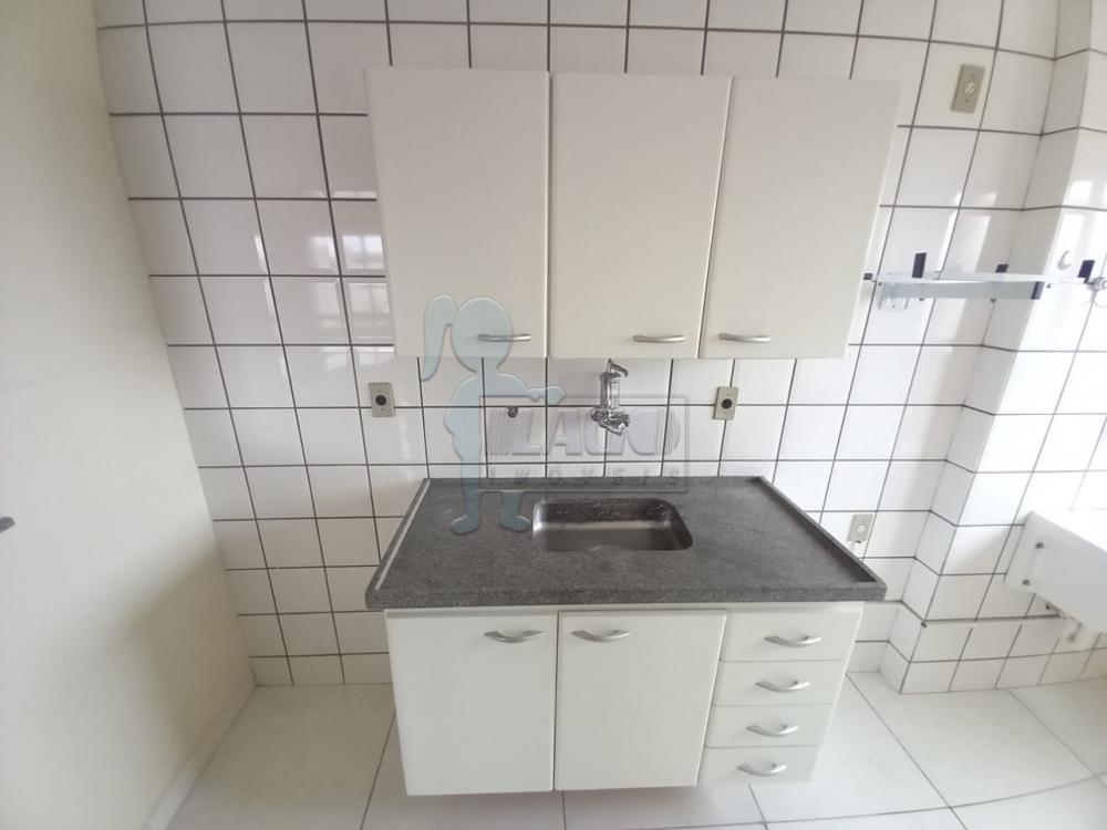 Alugar Apartamentos / Padrão em Ribeirão Preto R$ 1.250,00 - Foto 2