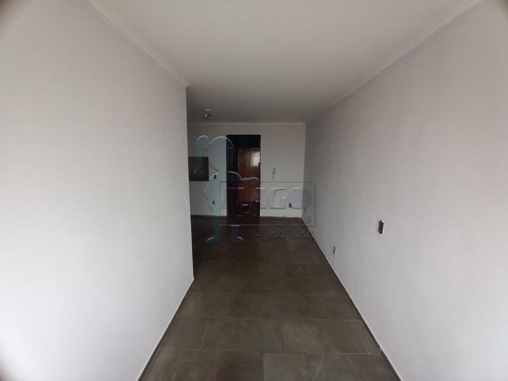 Alugar Apartamentos / Padrão em Ribeirão Preto R$ 800,00 - Foto 3