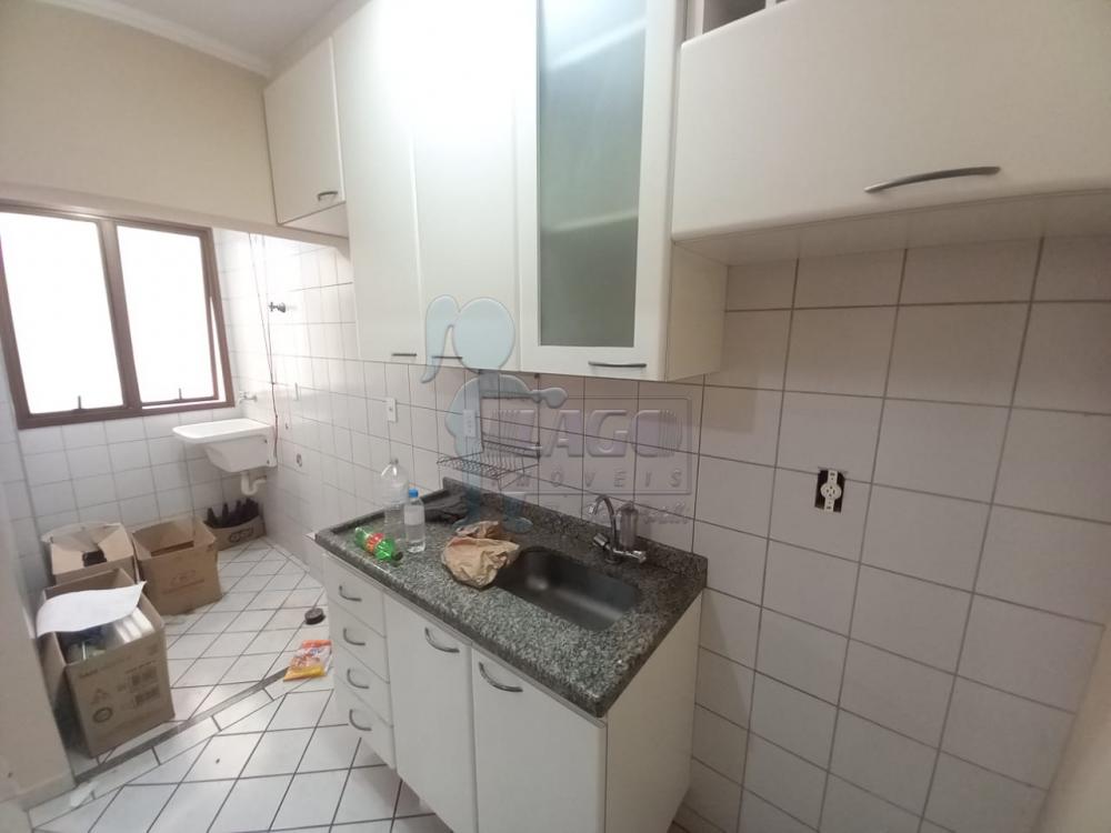 Alugar Apartamentos / Padrão em Ribeirão Preto R$ 1.000,00 - Foto 2