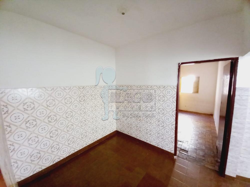 Alugar Casas / Padrão em Ribeirão Preto R$ 750,00 - Foto 4