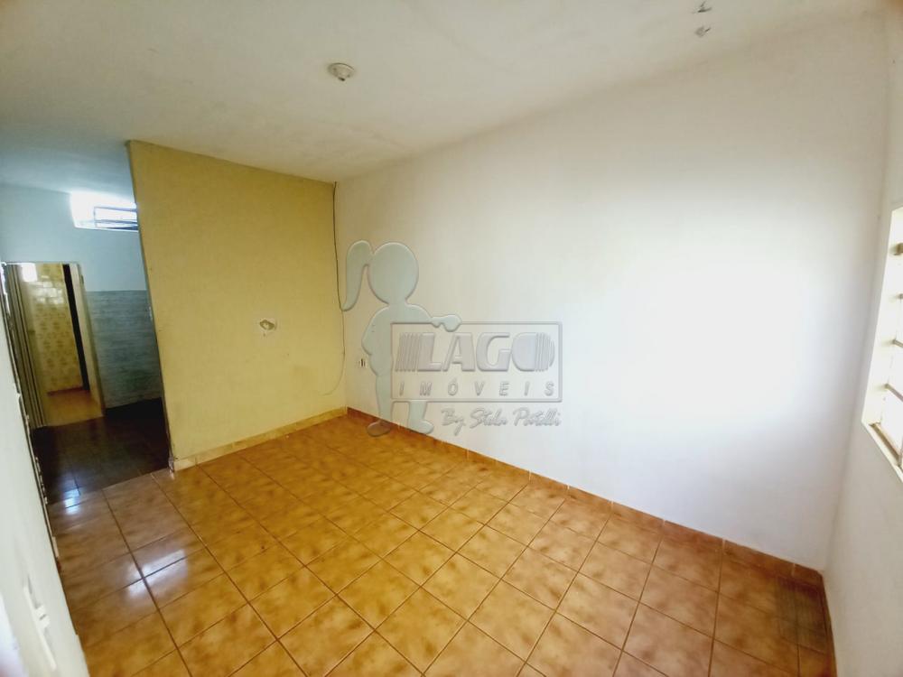 Alugar Casas / Padrão em Ribeirão Preto R$ 750,00 - Foto 2