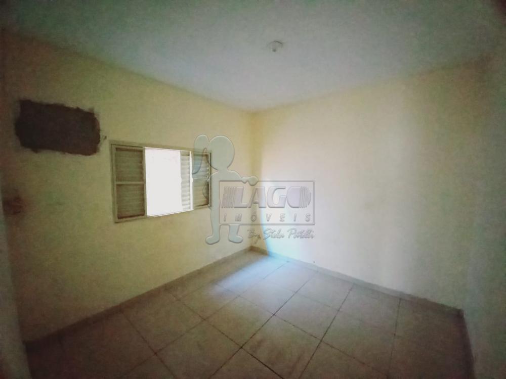 Alugar Casas / Padrão em Ribeirão Preto R$ 900,00 - Foto 4