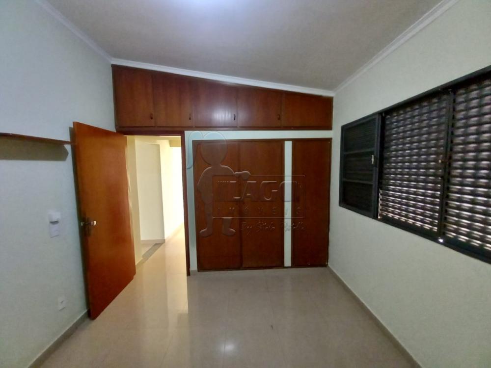 Alugar Casas / Padrão em Ribeirão Preto R$ 1.400,00 - Foto 4