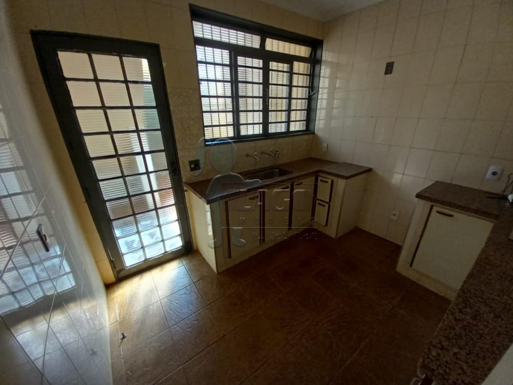 Alugar Casas / Padrão em Ribeirão Preto R$ 1.400,00 - Foto 14