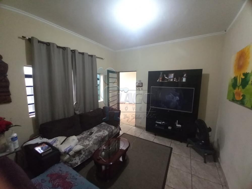 Alugar Casas / Padrão em Ribeirão Preto R$ 800,00 - Foto 1