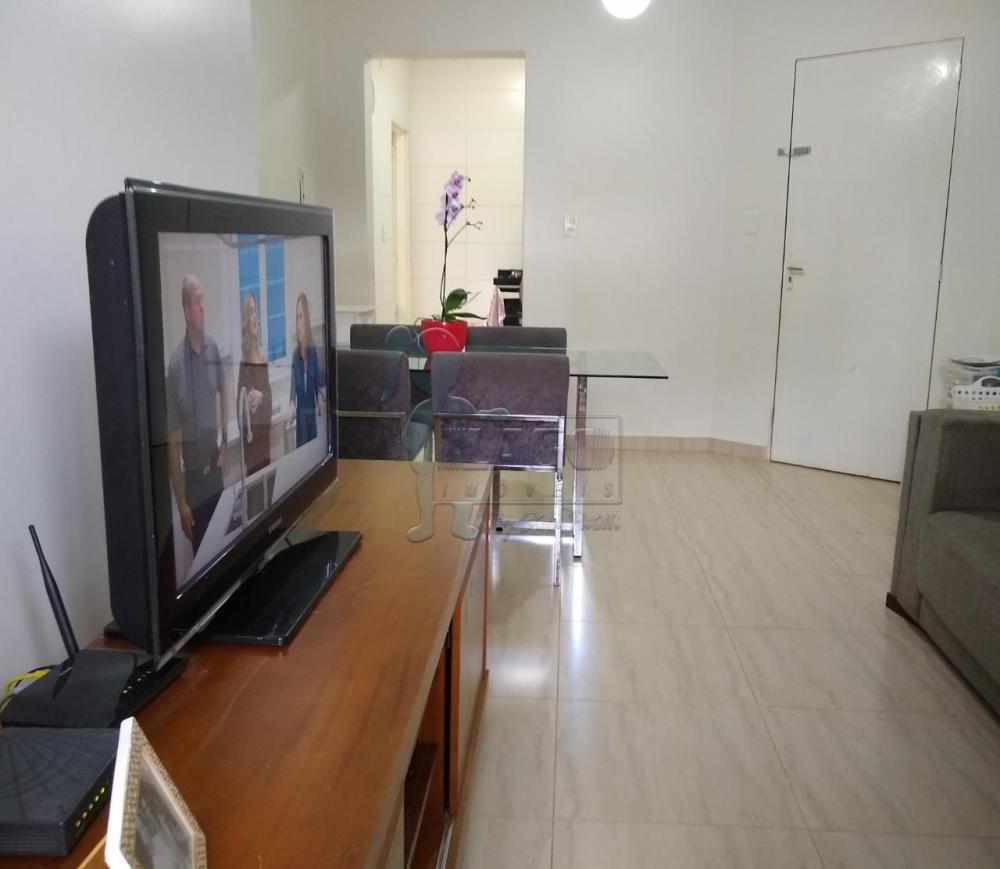 Alugar Apartamentos / Padrão em Ribeirão Preto R$ 1.700,00 - Foto 3