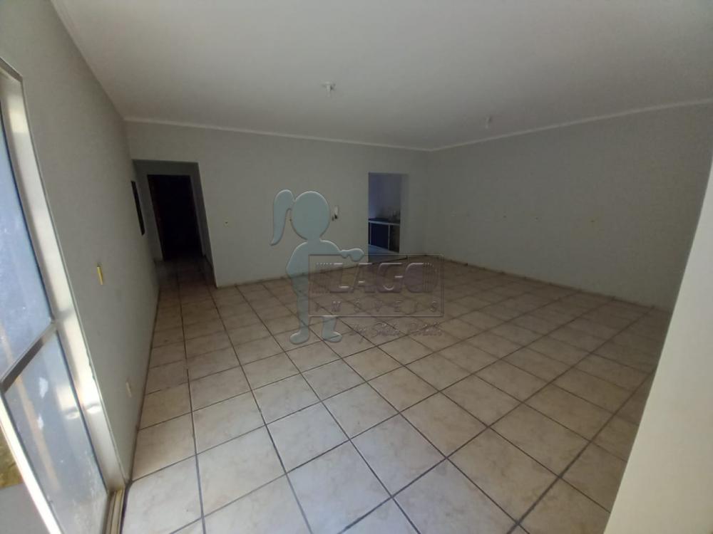 Alugar Casas / Padrão em Ribeirão Preto R$ 2.500,00 - Foto 1