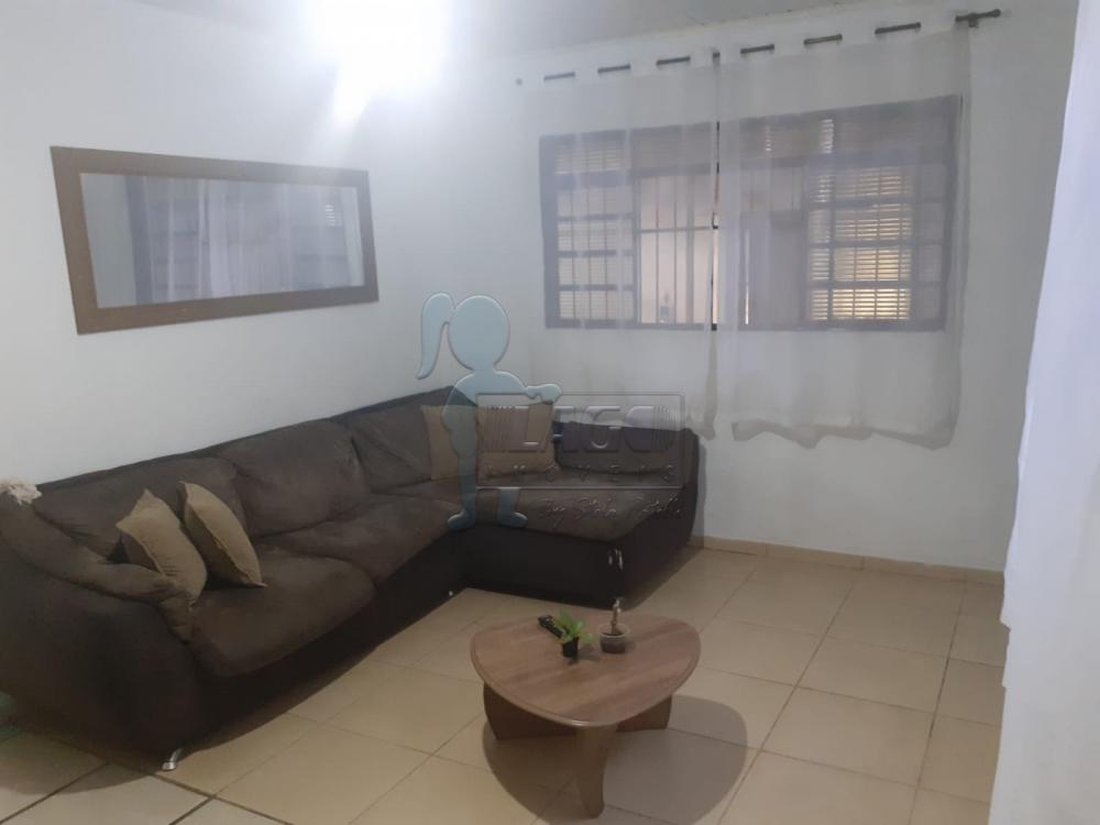 Alugar Casas / Padrão em Ribeirão Preto R$ 900,00 - Foto 1