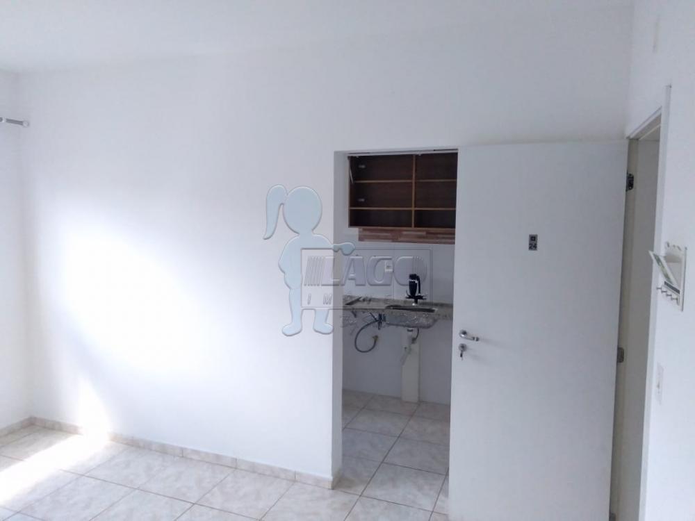 Alugar Apartamentos / Padrão em Ribeirão Preto R$ 800,00 - Foto 2