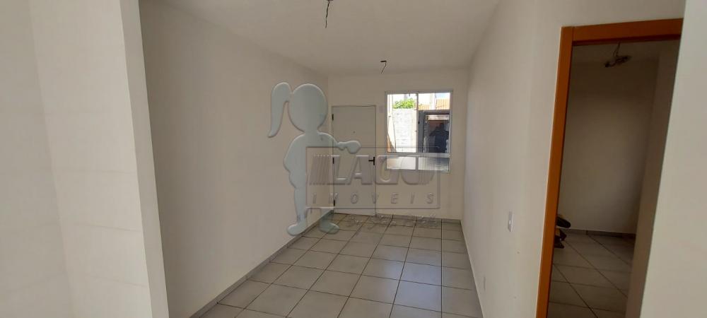 Alugar Casas / Padrão em Ribeirão Preto R$ 900,00 - Foto 1