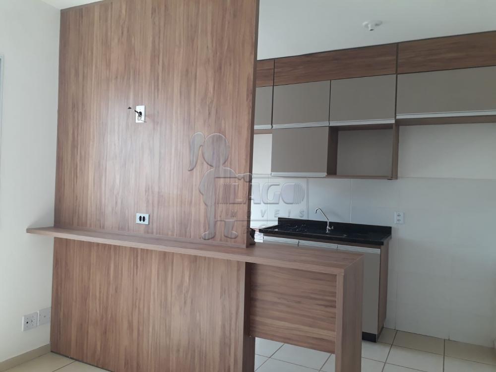 Alugar Apartamentos / Padrão em Ribeirão Preto R$ 700,00 - Foto 1