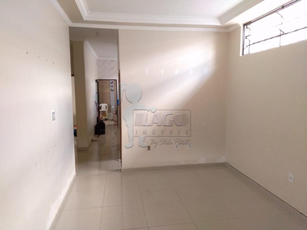 Alugar Casas / Padrão em Ribeirão Preto R$ 1.800,00 - Foto 2