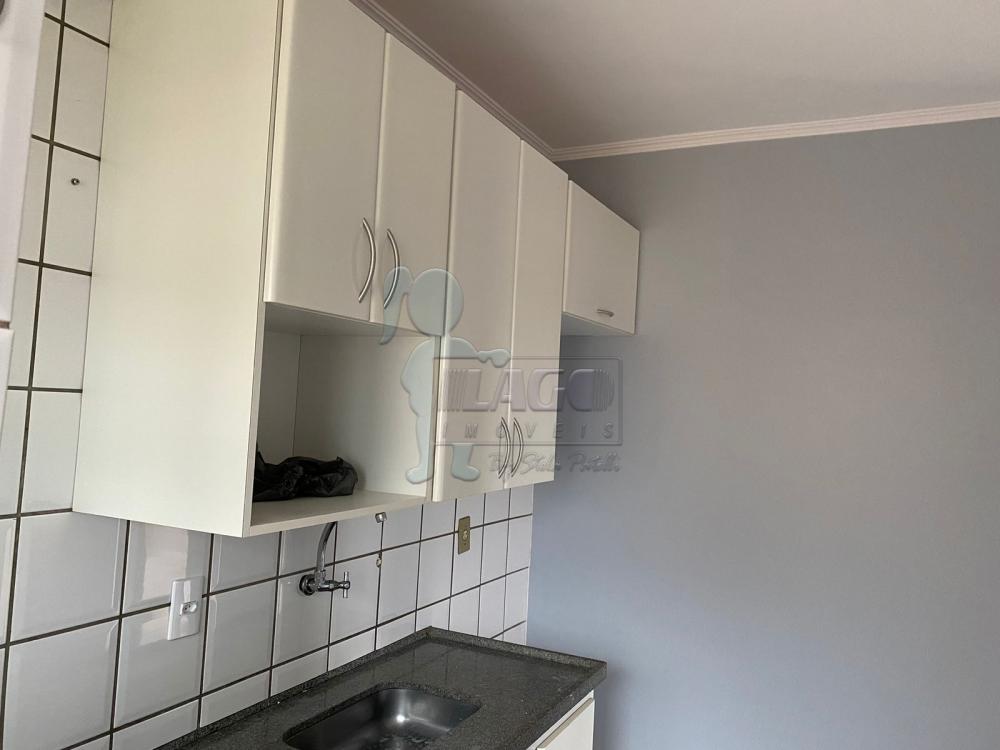 Alugar Apartamentos / Padrão em Ribeirão Preto R$ 900,00 - Foto 3