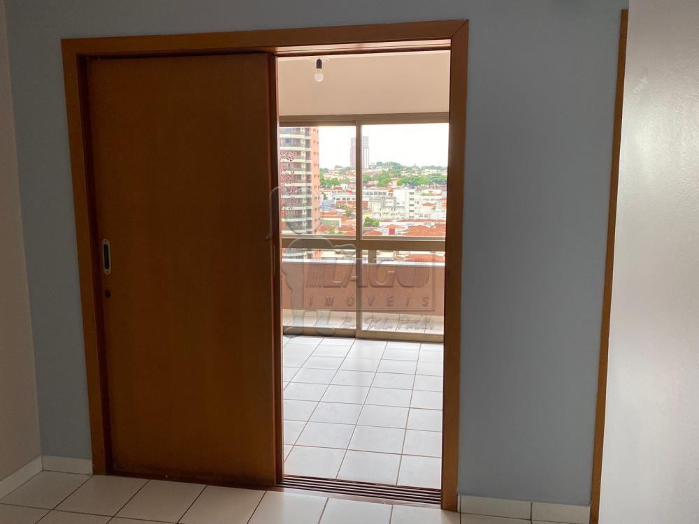 Alugar Apartamentos / Padrão em Ribeirão Preto R$ 900,00 - Foto 1