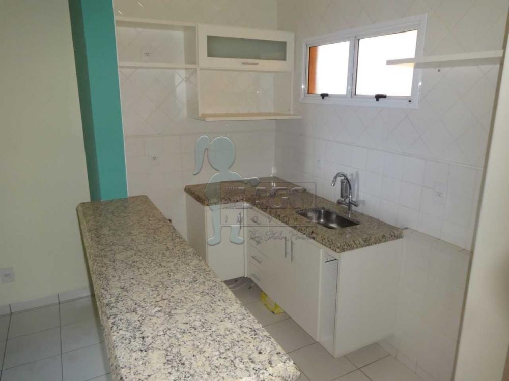 Alugar Apartamentos / Padrão em Ribeirão Preto R$ 700,00 - Foto 2