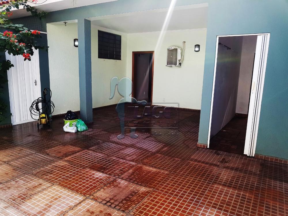 Alugar Casas / Padrão em Ribeirão Preto R$ 1.800,00 - Foto 1