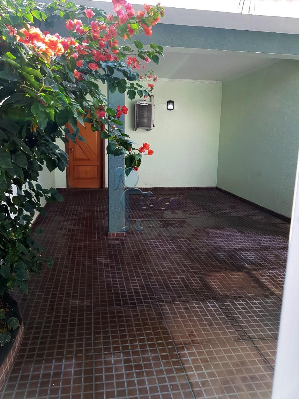 Alugar Casas / Padrão em Ribeirão Preto R$ 1.800,00 - Foto 2