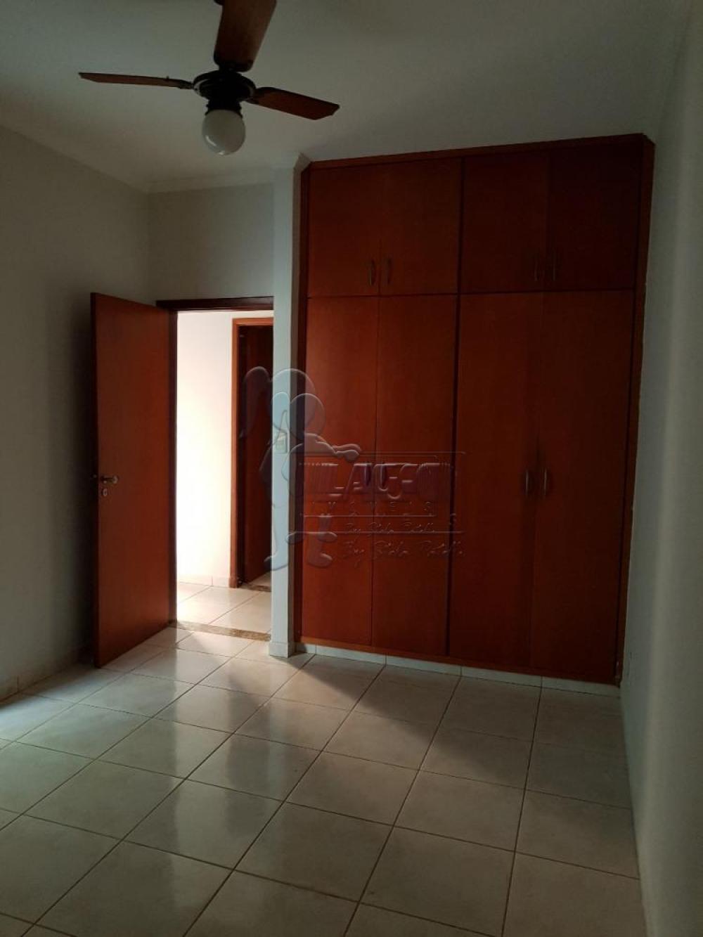 Alugar Casas / Padrão em Ribeirão Preto R$ 1.800,00 - Foto 13