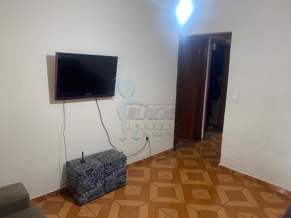 Alugar Casas / Padrão em Ribeirão Preto R$ 800,00 - Foto 2