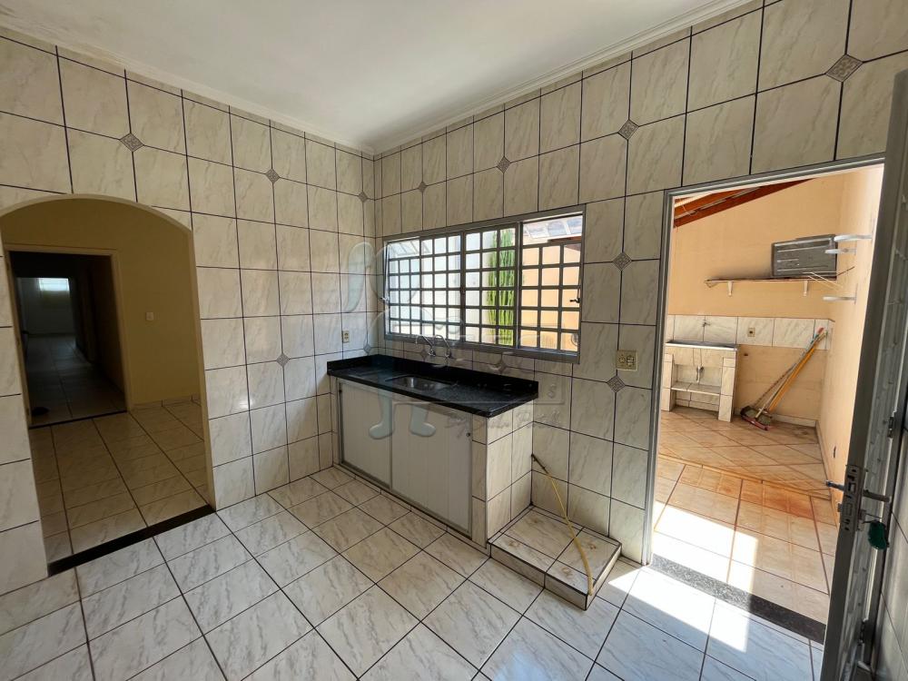 Alugar Casas / Padrão em Ribeirão Preto R$ 1.300,00 - Foto 3