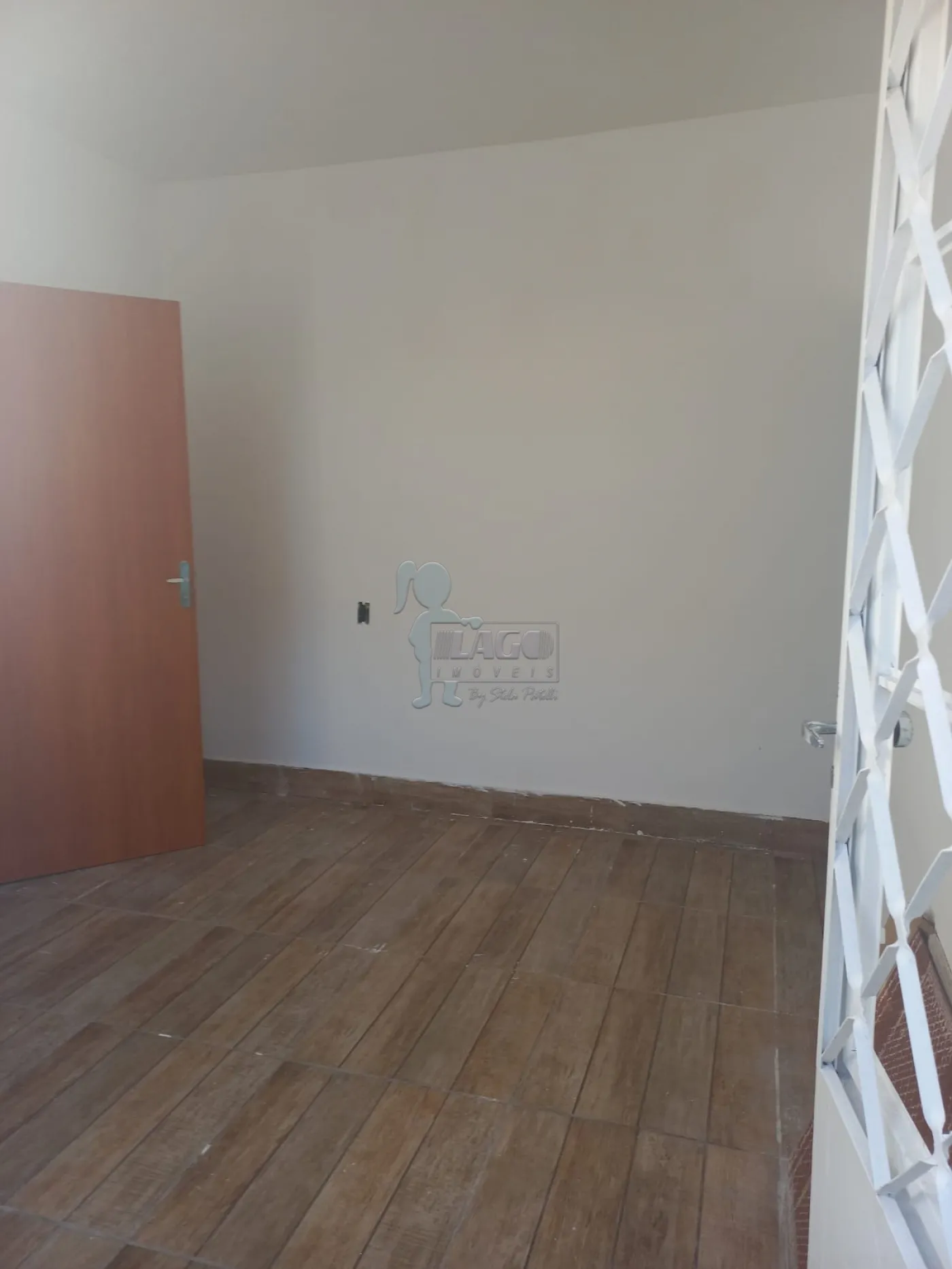 Comprar Casas / Padrão em Ribeirão Preto R$ 180.000,00 - Foto 2