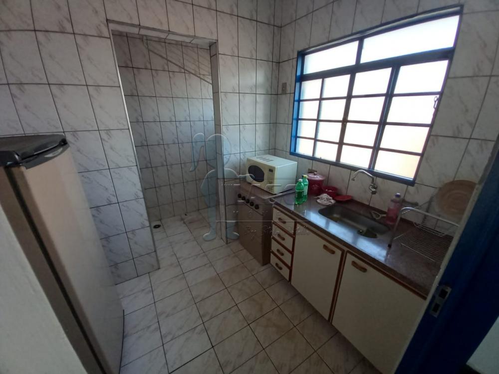 Alugar Apartamentos / Padrão em Ribeirão Preto R$ 800,00 - Foto 4