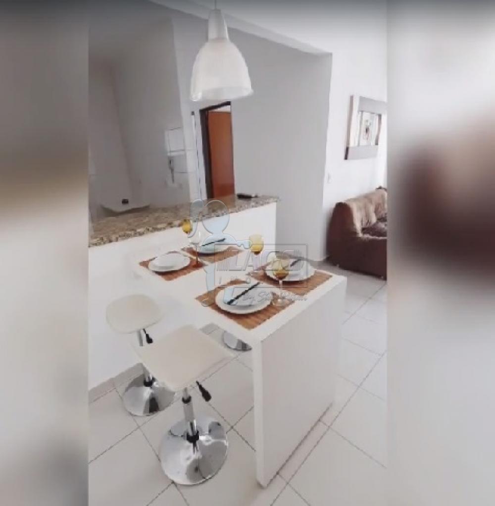 Alugar Apartamentos / Padrão em Ribeirão Preto R$ 1.400,00 - Foto 1