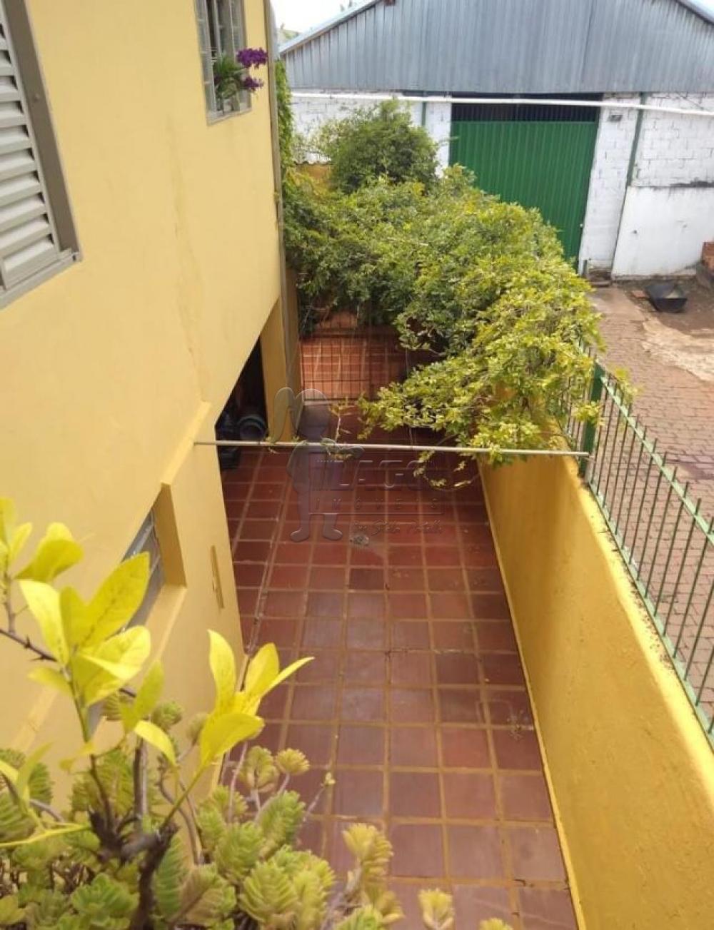 Alugar Casas / Padrão em Ribeirão Preto R$ 1.600,00 - Foto 4