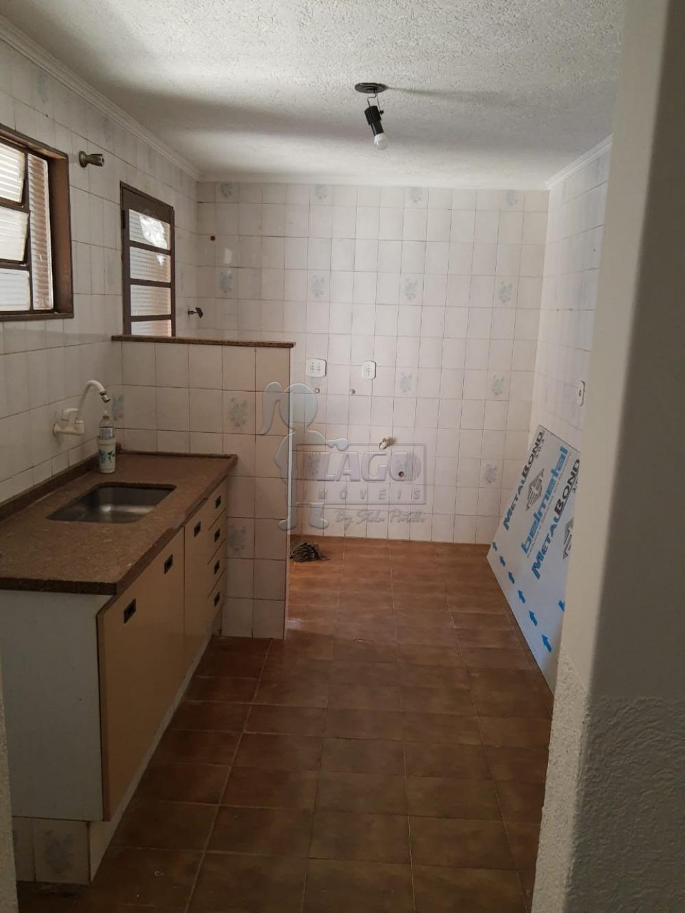 Alugar Casas / Padrão em Ribeirão Preto R$ 1.800,00 - Foto 4