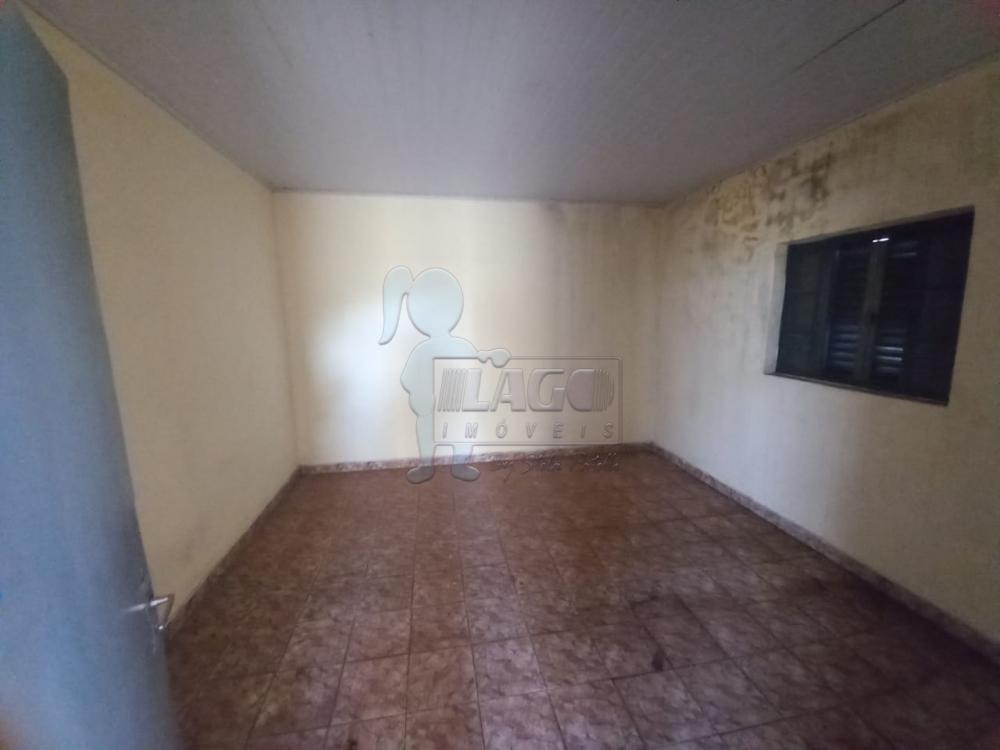 Alugar Casas / Padrão em Ribeirão Preto R$ 800,00 - Foto 1