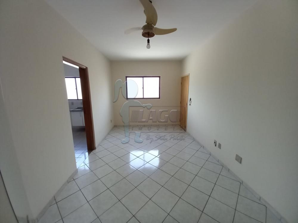 Alugar Apartamentos / Padrão em Ribeirão Preto R$ 900,00 - Foto 1