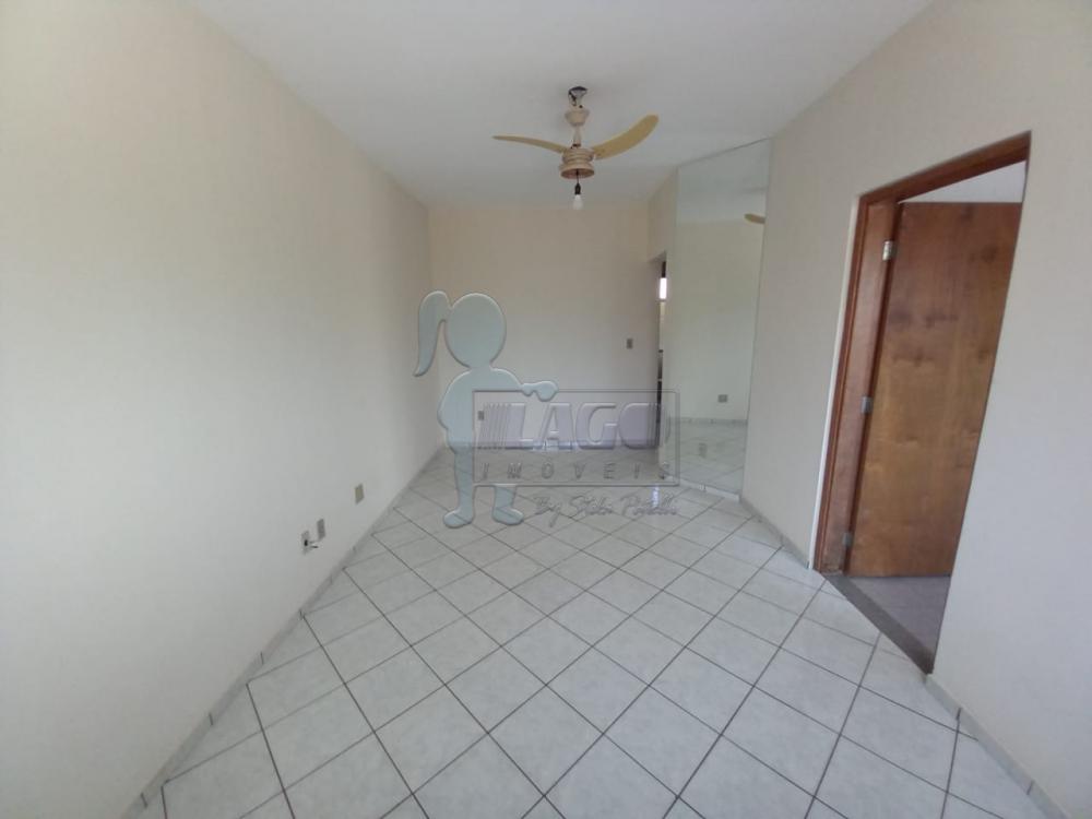 Alugar Apartamentos / Padrão em Ribeirão Preto R$ 900,00 - Foto 2