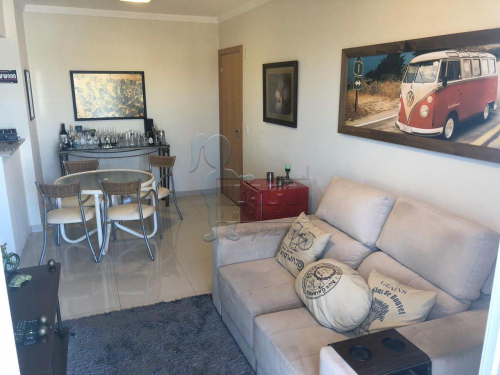 Alugar Apartamentos / Padrão em Ribeirão Preto R$ 1.900,00 - Foto 2