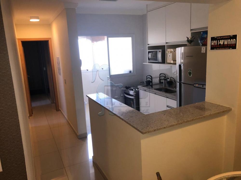 Alugar Apartamentos / Padrão em Ribeirão Preto R$ 1.900,00 - Foto 3