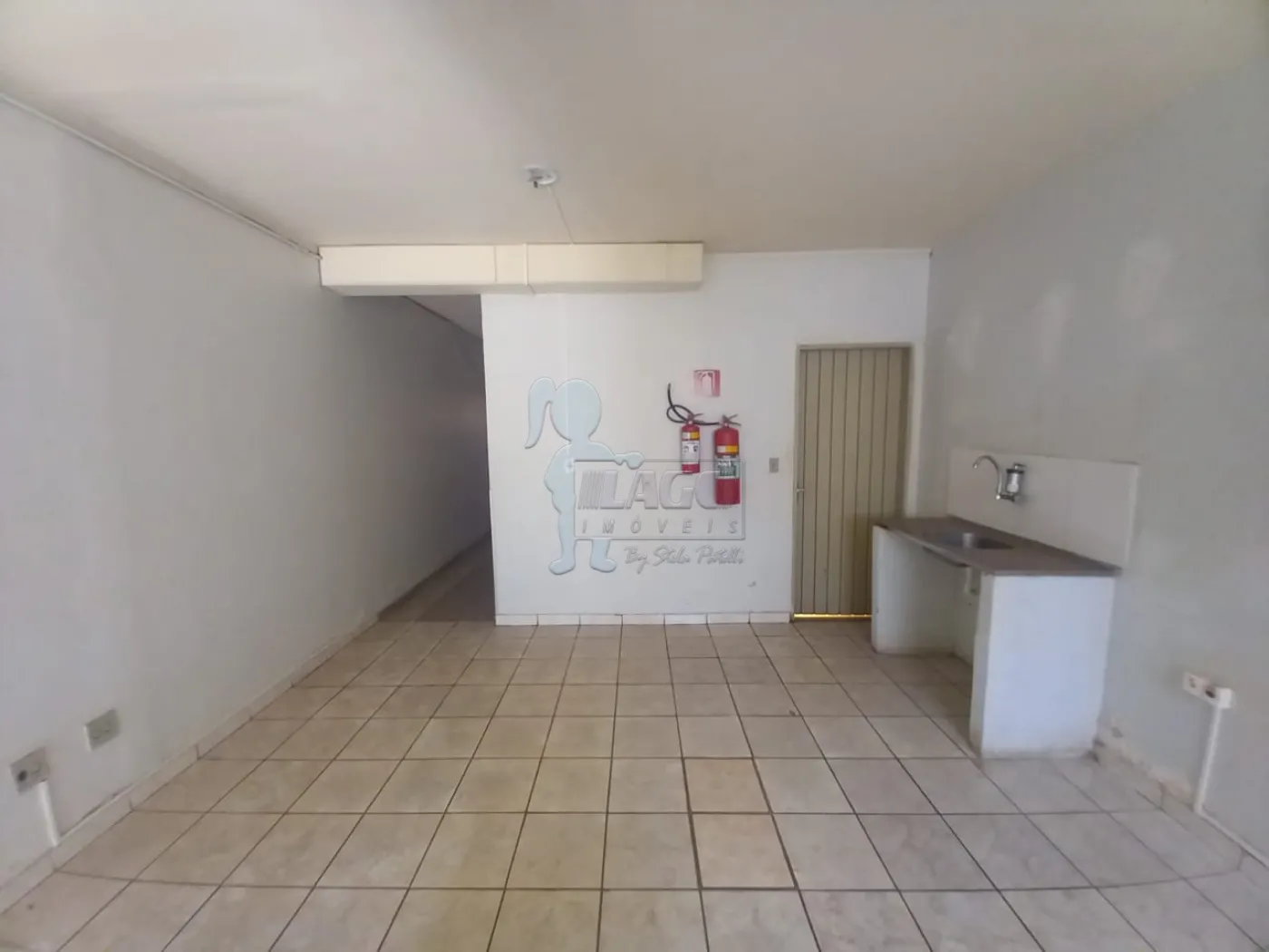 Alugar Casas / Padrão em Ribeirão Preto R$ 850,00 - Foto 1