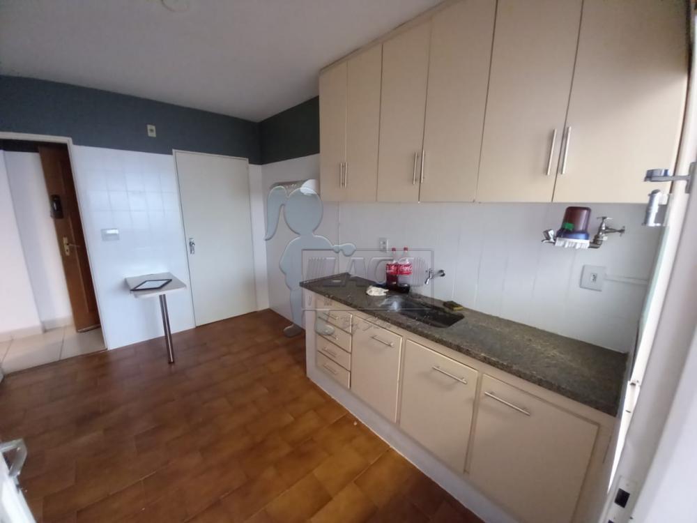 Alugar Apartamentos / Padrão em Ribeirão Preto R$ 1.300,00 - Foto 3