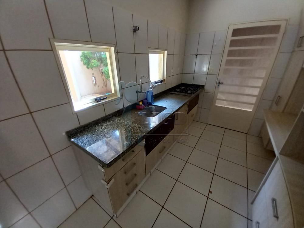 Alugar Casas / Padrão em Ribeirão Preto R$ 2.000,00 - Foto 5