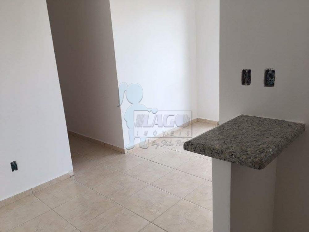 Alugar Apartamentos / Padrão em Ribeirão Preto R$ 900,00 - Foto 1