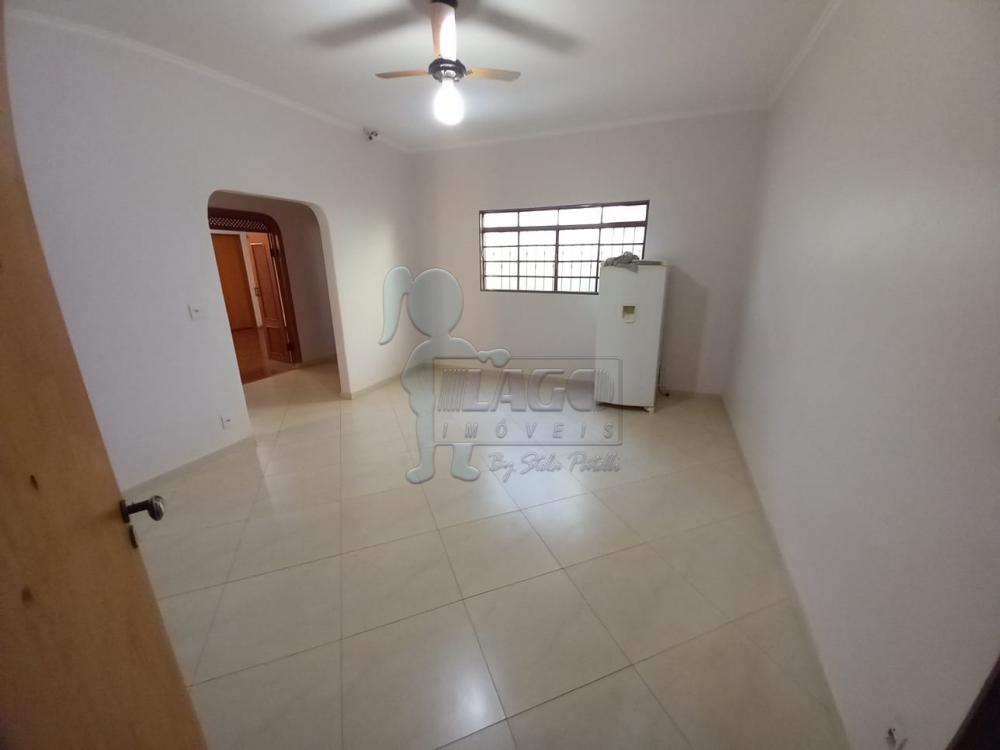 Alugar Casas / Padrão em Ribeirão Preto R$ 3.000,00 - Foto 3