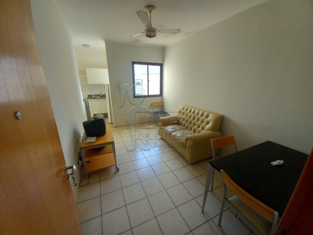 Alugar Apartamentos / Padrão em Ribeirão Preto R$ 700,00 - Foto 1