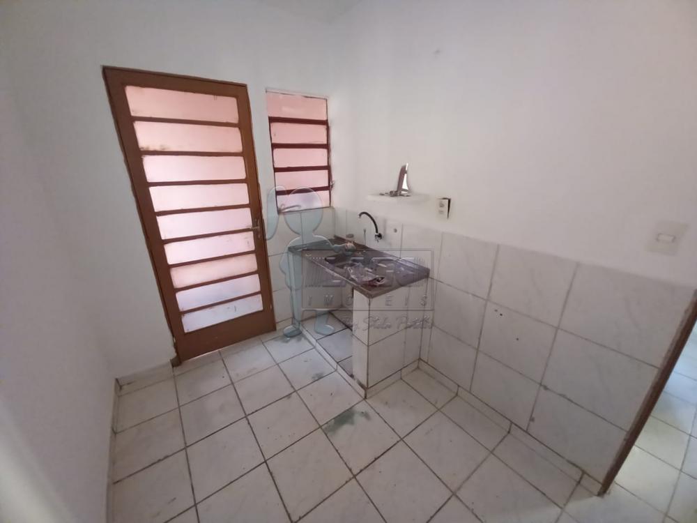 Alugar Casas / Padrão em Ribeirão Preto R$ 850,00 - Foto 3