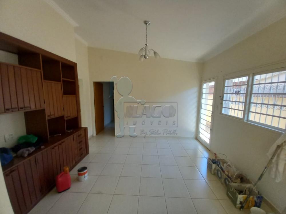 Alugar Casas / Padrão em Ribeirão Preto R$ 2.250,00 - Foto 4