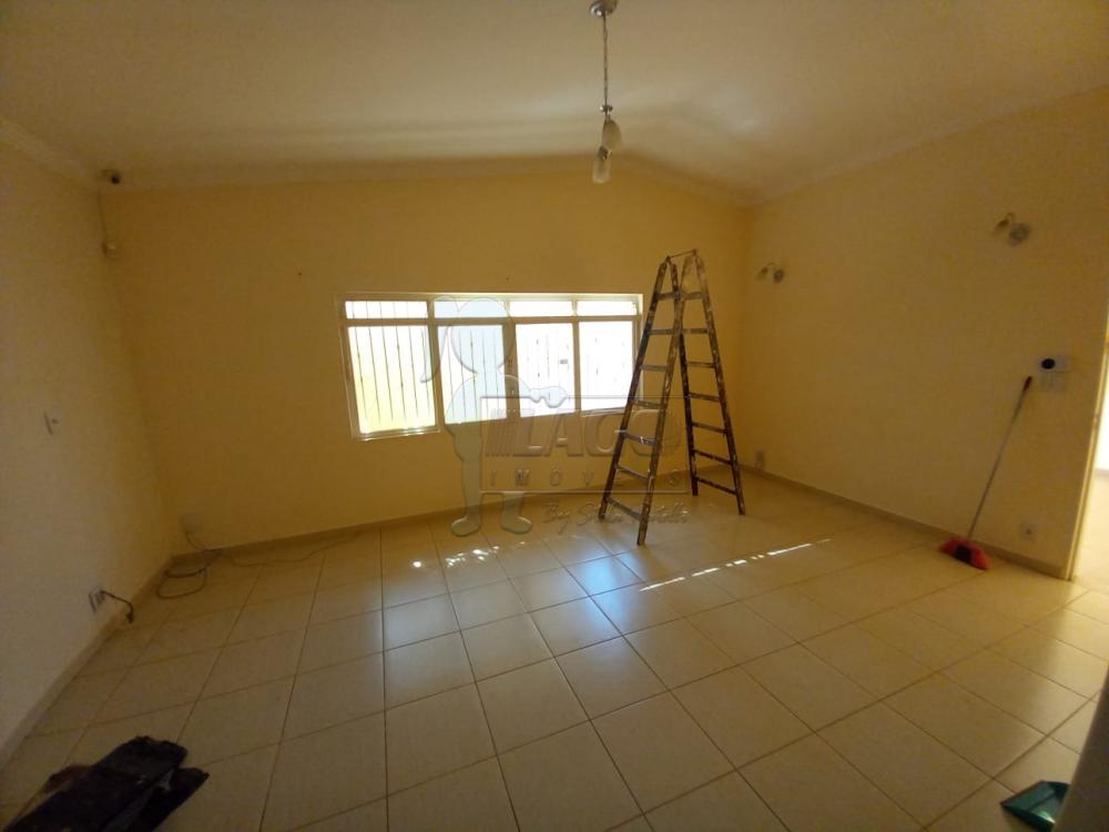 Alugar Casas / Padrão em Ribeirão Preto R$ 2.250,00 - Foto 3