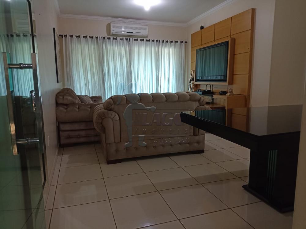 Comprar Casas / Padrão em Ribeirão Preto R$ 850.000,00 - Foto 1