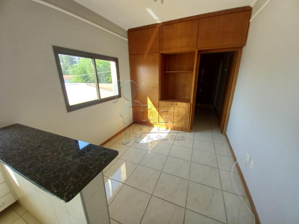 Alugar Apartamentos / Padrão em Ribeirão Preto R$ 850,00 - Foto 1