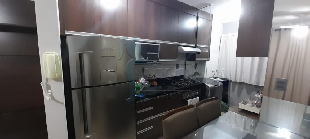 Alugar Apartamentos / Padrão em Ribeirão Preto R$ 1.000,00 - Foto 2