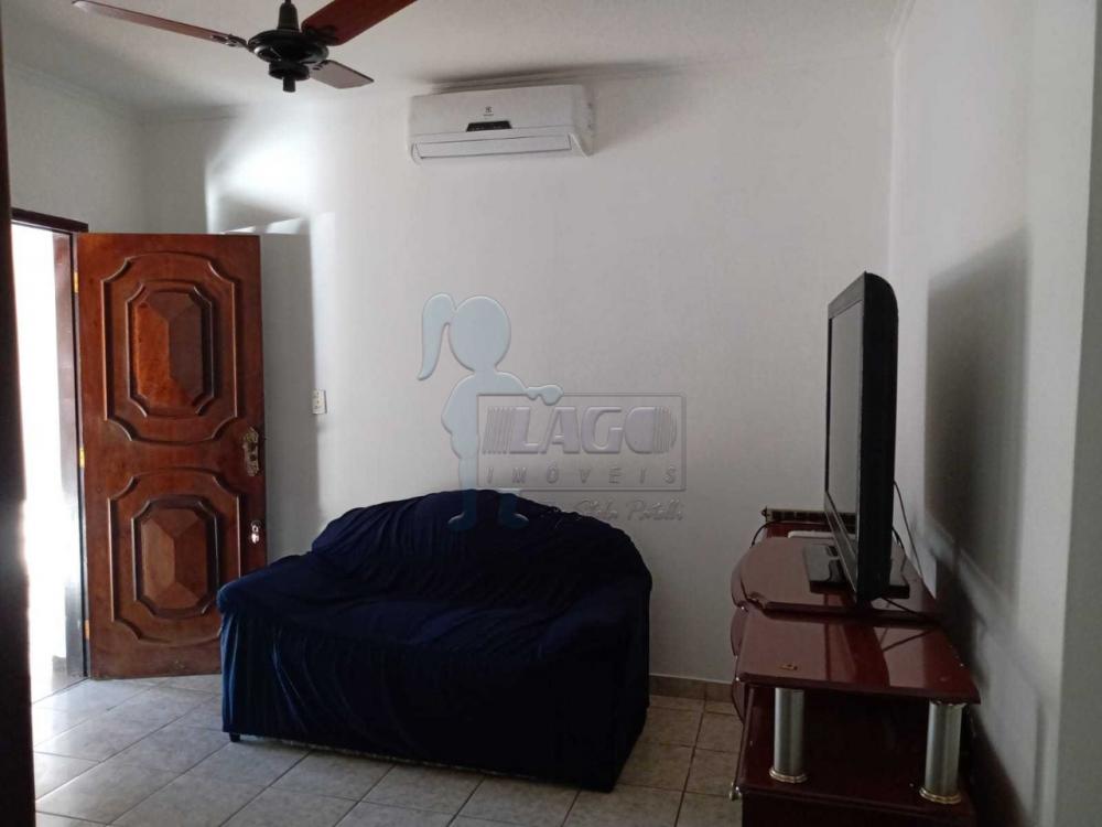 Alugar Casas / Padrão em Ribeirão Preto R$ 1.600,00 - Foto 2