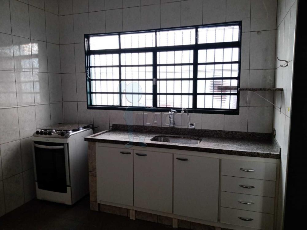 Alugar Casas / Padrão em Ribeirão Preto R$ 1.600,00 - Foto 3